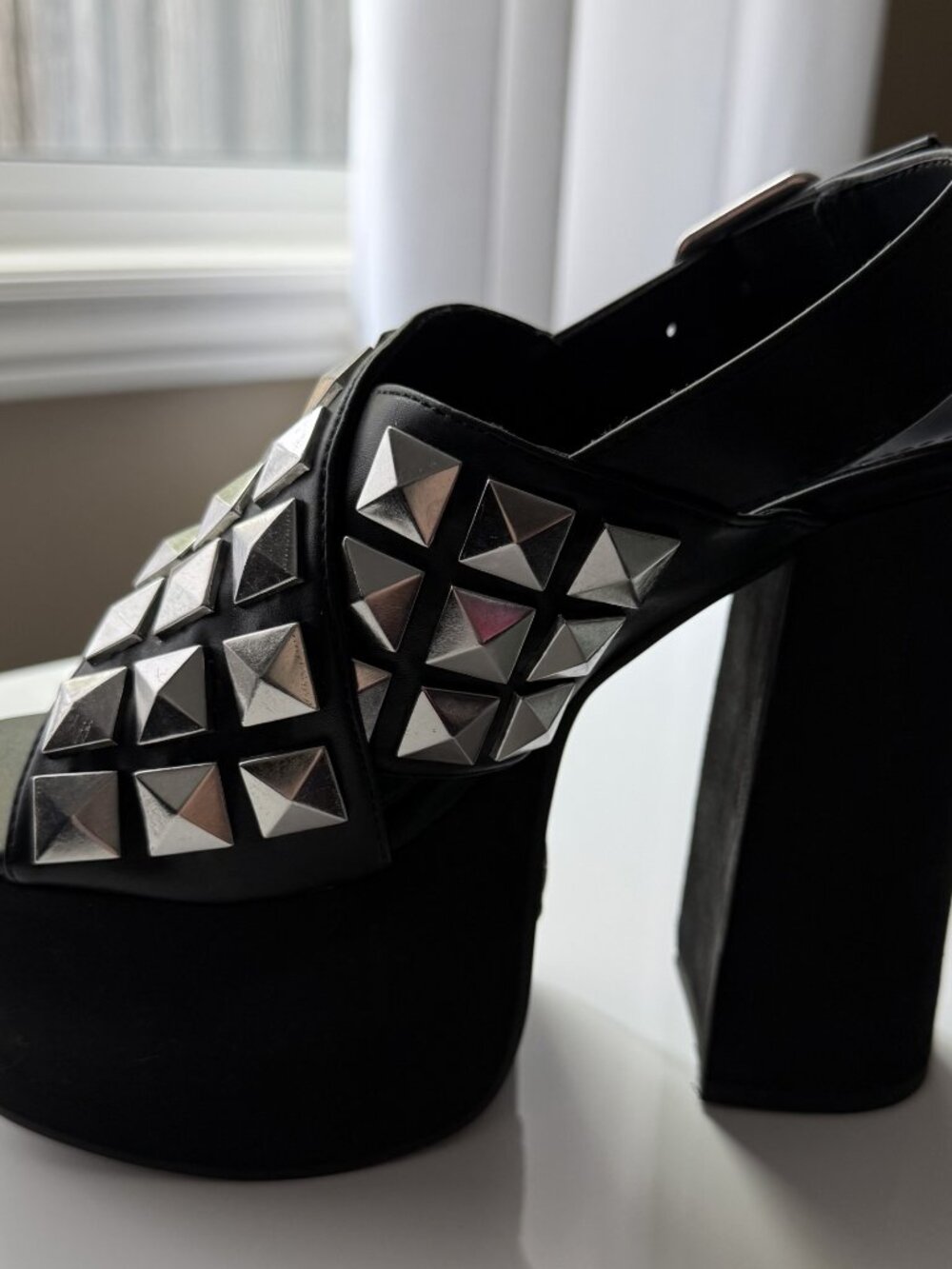 Charla Tedrick - Poison Platform Heels - Picture 6 of 7